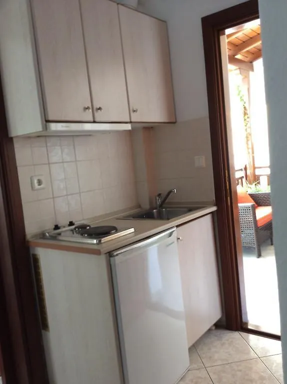 Pension Amanatidis Ouranoupoli 0*,